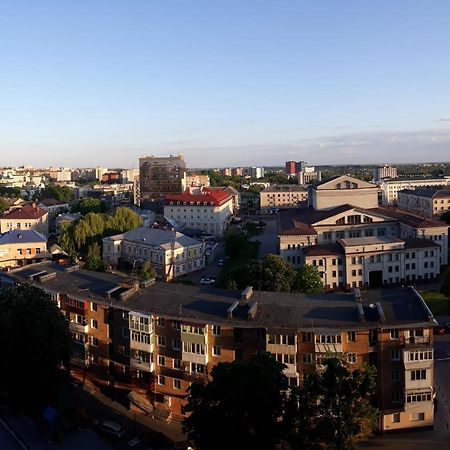 Чудова Квартира В Центрі Міста リウネ エクステリア 写真